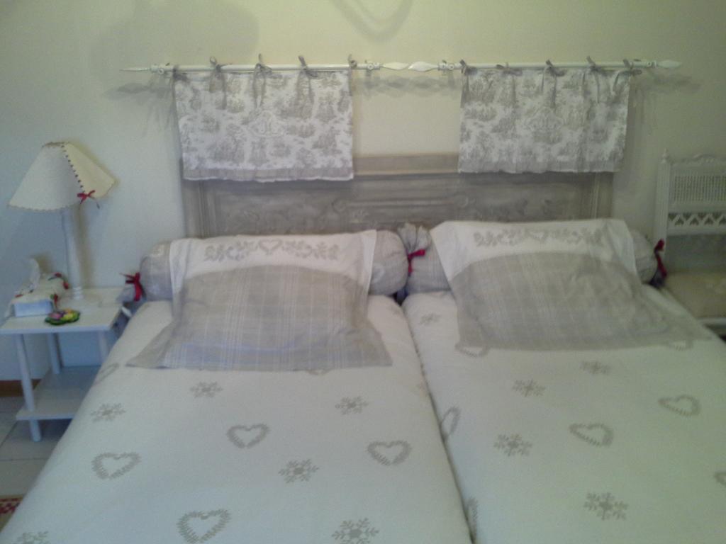 Chambres d'Hôtes Au Temps Des Cerises Jumièges Quarto foto