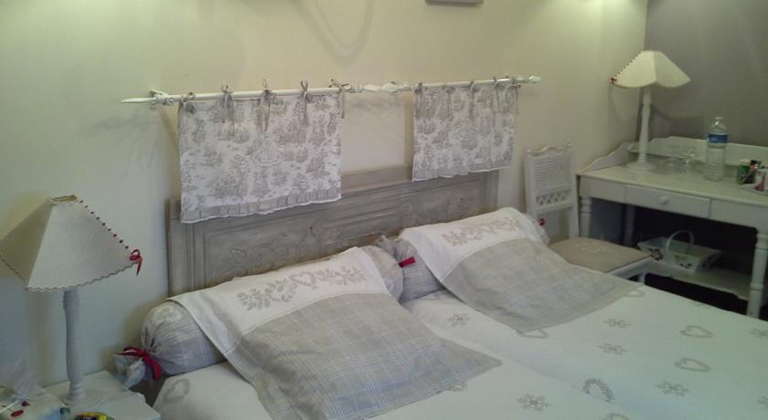 Chambres d'Hôtes Au Temps Des Cerises Jumièges Quarto foto